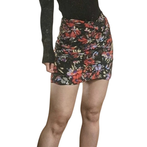 ZARA Floral And Black Print Mini Skirt Ruched Sides Women’s Size Small - Picture 1 of 10